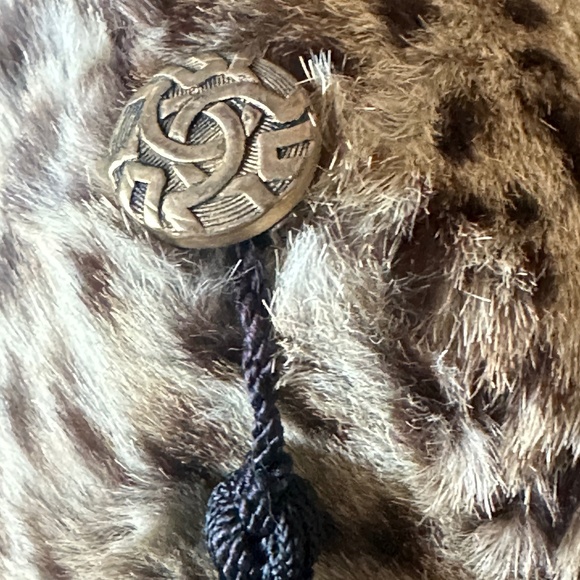 STYLISH 1950s\'  LEOPARD FUR CAP IN A \